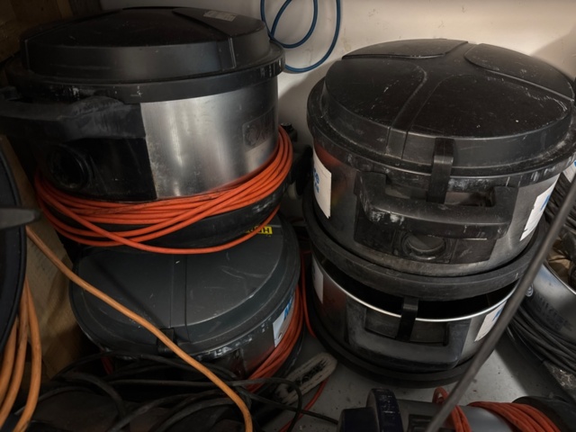 1546078-5 Vacuum cleaners 14 pcs