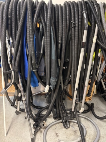 1546078-8 Vacuum cleaners 14 pcs