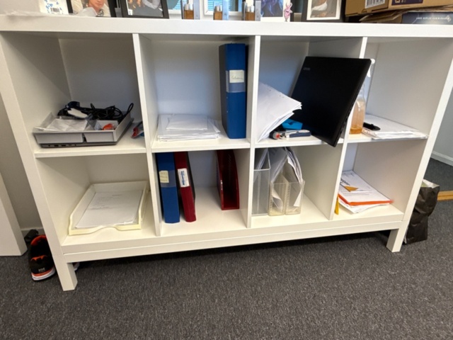1546071-5 Office package with desk, printer and office furniture
