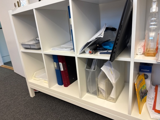 1546071-6 Office package with desk, printer and office furniture