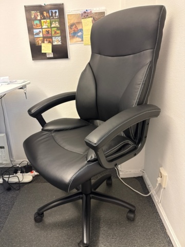 1546071-11 Office package with desk, printer and office furniture