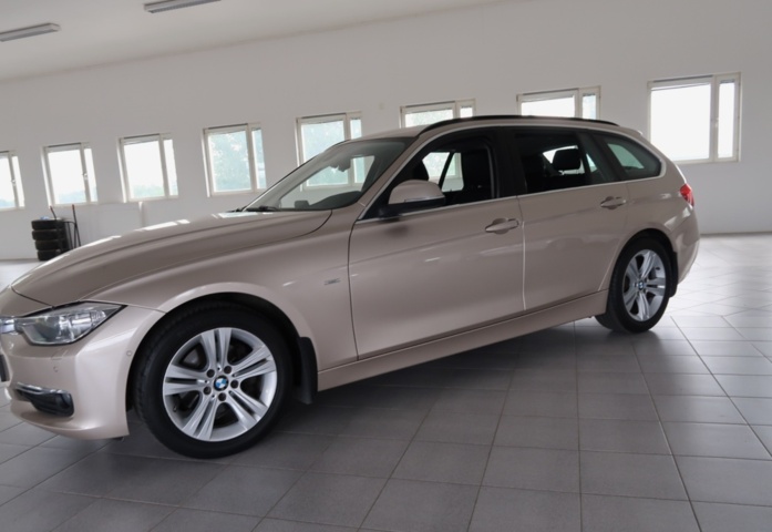 1070473-1 BMW 320d Touring Steptronic, 184hk, 2013