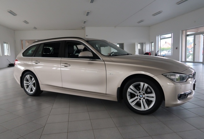 1070473-4 BMW 320d Touring Steptronic, 184hk, 2013