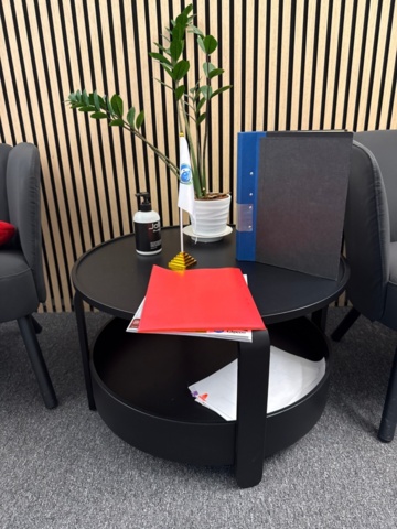 1546071-14 Office package with desk, printer and office furniture