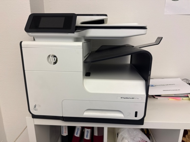 1546071-19 Office package with desk, printer and office furniture