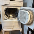 1546079-12 2 washing machines and dryers - Bosch / Electrolux