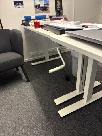 1546071-23 Office package with desk, printer and office furniture
