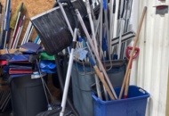 1546074 Lot of cleaning and gardening tools