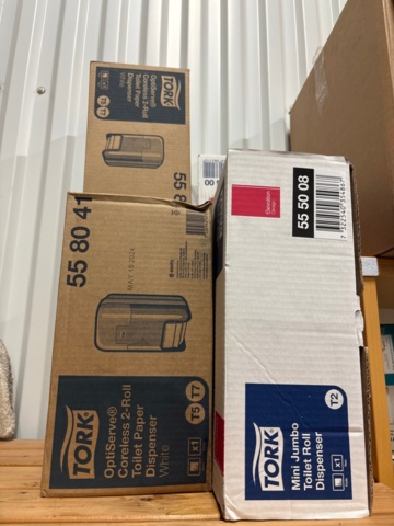 1546076-6 Collection with shelves, desks, shutter cabinets, decks and chairs, etc.