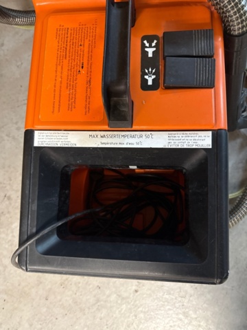 1546081-14 4 bookshelves, 1 vacuum cleaner, Textile vacuum cleaner