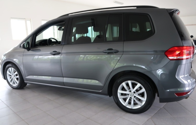 1070470-3 Volkswagen Touran 7-seater 2.0 TDI DPF SCR BMT DSG Sequential, 150hp, 2016