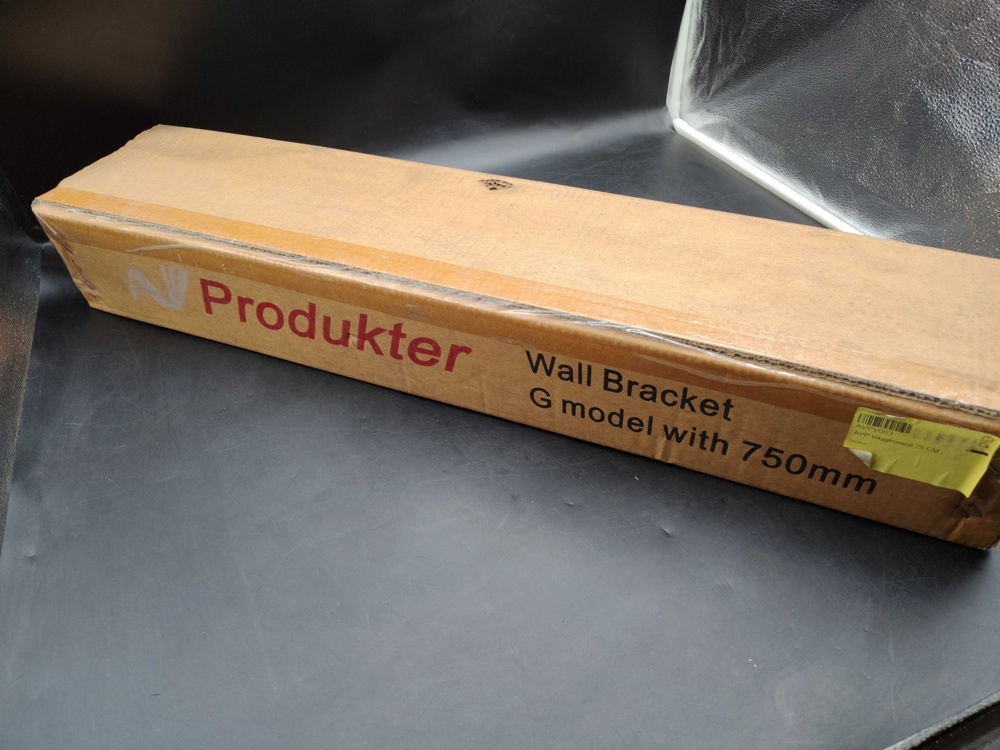 1528949-2 Wall bracket, 4 pcs - AVPro, 750 mm