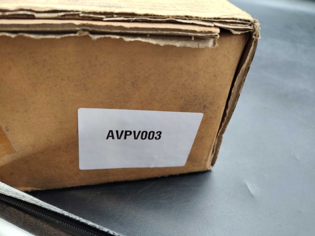 1528949-3 Wall bracket, 4 pcs - AVPro, 750 mm