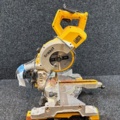 1516114-1 Kap- och gersåg - DeWalt DW777-QS