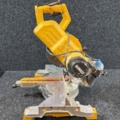 1516114-4 Kap- och gersåg - DeWalt DW777-QS