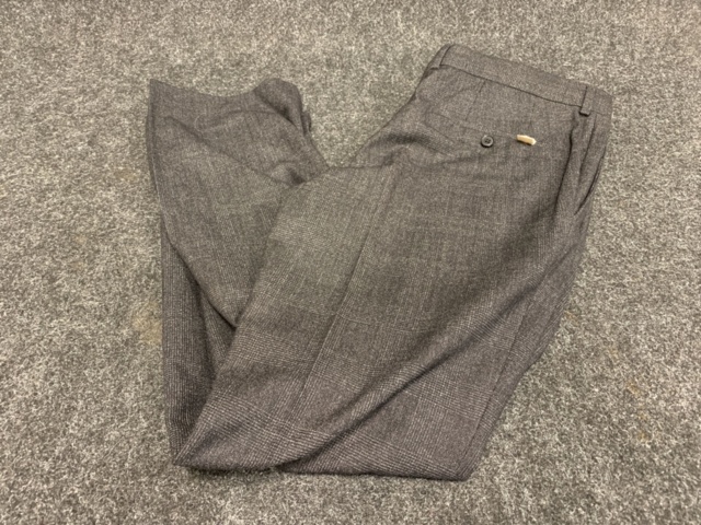 1551539-1 Kostymbyxa Hugo Boss, Strl 25