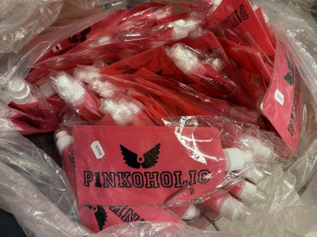 1551268-7 Klädparti - Pinkoholic, dam-, herr- och barnkläder