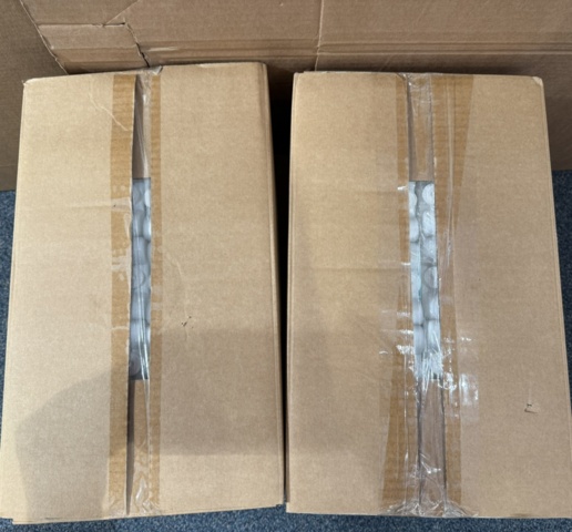 1551676-5 Kylklampar, ca 3 000 st - Ice Box, 17 x 8 cm