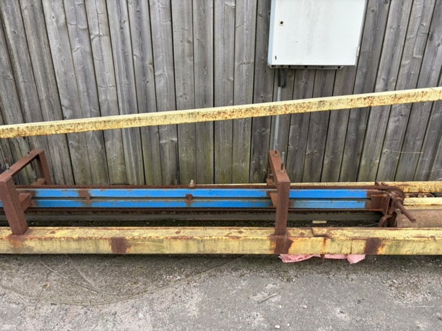 1551882-21 Pile driver including barge