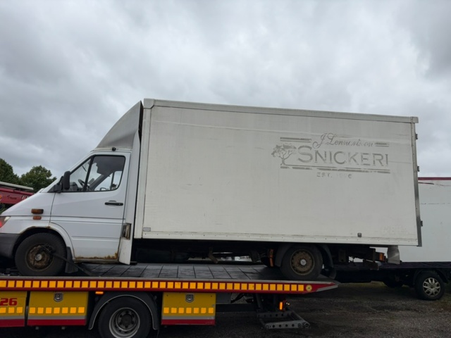 1551883-2 Mercedes-Benz Sprinter 316 CDI 2003 (rep. item, 22677 miles, automatic)