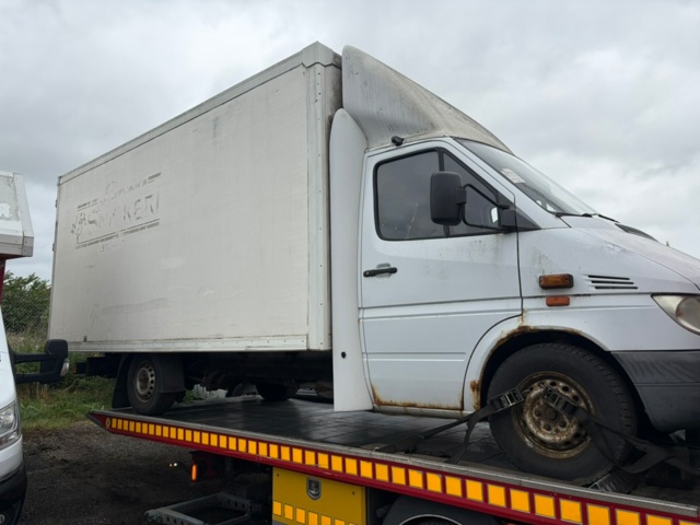 1551883-1 Mercedes-Benz Sprinter 316 CDI 2003 (rep. item, 22677 miles, automatic)