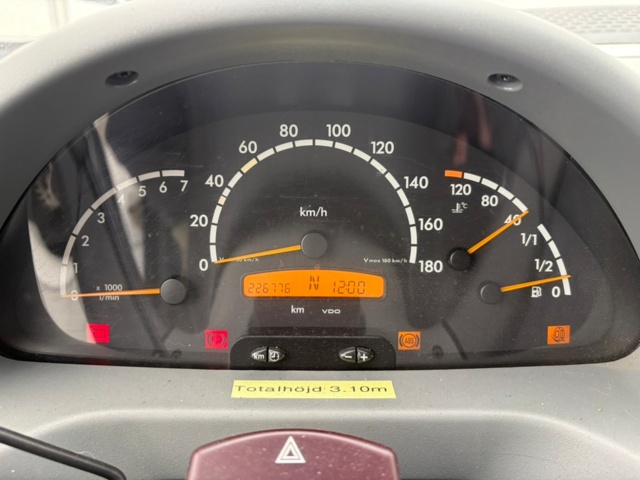 1551883-21 Mercedes-Benz Sprinter 316 CDI 2003 (rep. item, 22677 miles, automatic)
