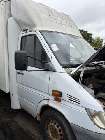 1551883-29 Mercedes-Benz Sprinter 316 CDI 2003 (rep. item, 22677 miles, automatic)