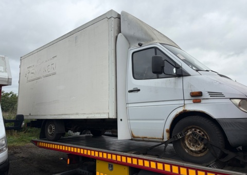 Image representing the auction - Sprinter and barge