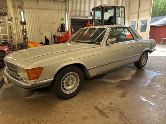 1458426-1 Mercedes-Benz 280 SLC Automatic, 185hp, 1975 Newly painted