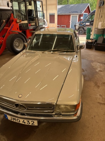 1458426-3 Mercedes-Benz 280 SLC Automatic, 185hp, 1975 Newly painted