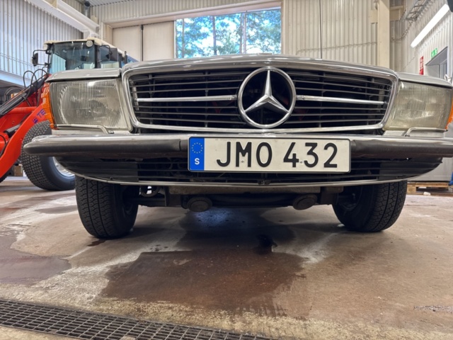 1458426-16 Mercedes-Benz 280 SLC Automatic, 185hp, 1975 Newly painted