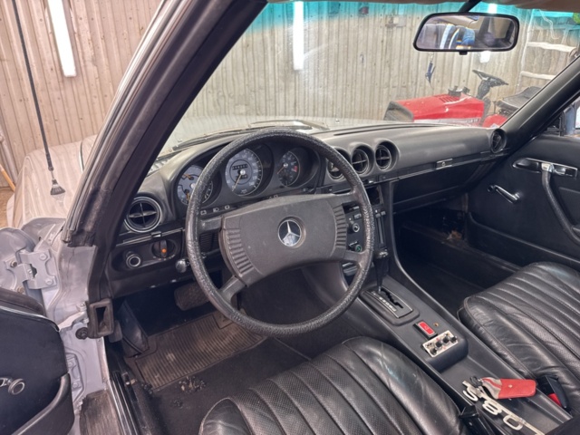 1458426-35 Mercedes-Benz 280 SLC Automatic, 185hp, 1975 Newly painted