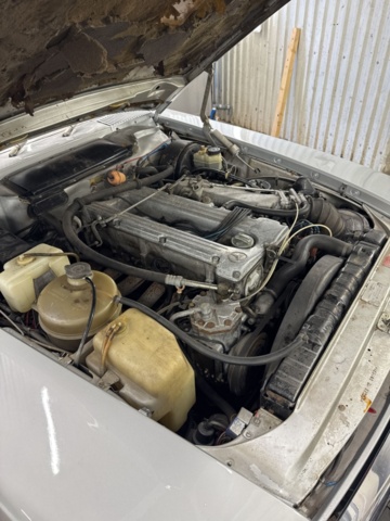 1458426-60 Mercedes-Benz 280 SLC Automatic, 185hp, 1975 Newly painted