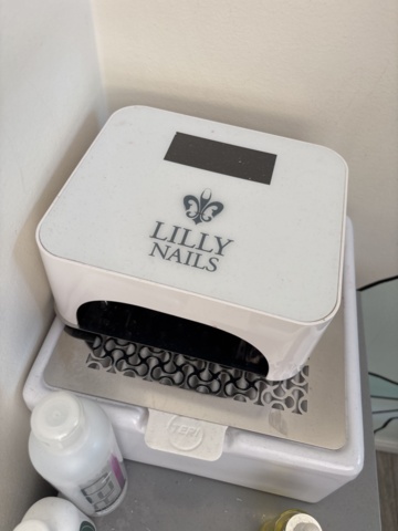 1548826-5 Nagelstation - Komplett med bord, lampa och utrustning