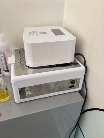 1548826-6 Nagelstation - Komplett med bord, lampa och utrustning