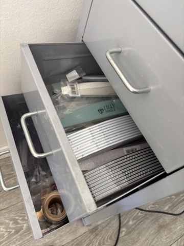 1548826-12 Nagelstation - Komplett med bord, lampa och utrustning