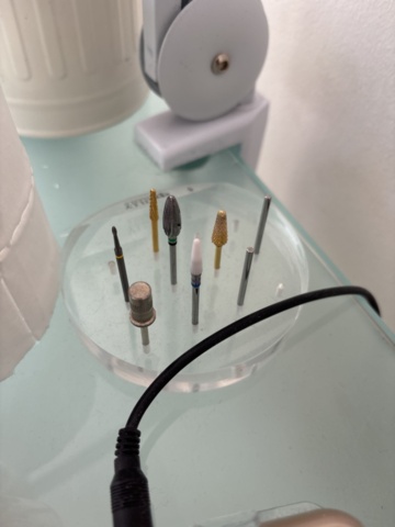 1548826-18 Nagelstation - Komplett med bord, lampa och utrustning