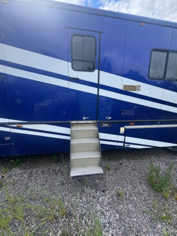 1405947-15 Volvo FL7 4x2 Extended Horse Transport – Space for 6 horses