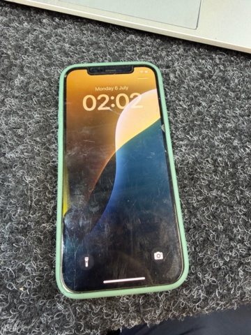 1419906-14 Mobiltelefoner 3 st - Apple, Samsung