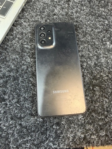 1419906-17 Mobiltelefoner 3 st - Apple, Samsung