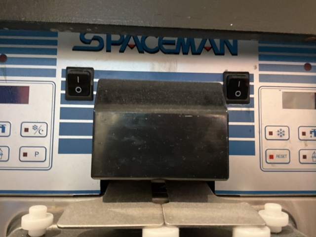 1473516-8 Mjukglassmaskin - Spaceman