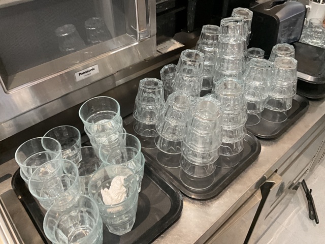 1473520-6 Diverse porslin - glas - kastruller - redskap - kantiner mm