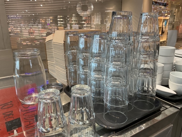 1473520-15 Diverse porslin - glas - kastruller - redskap - kantiner mm