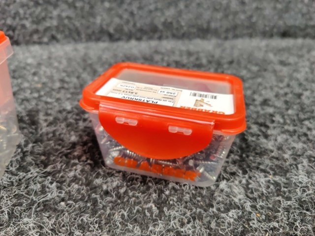 1552182-7 4000 st Plåt- & montageskruv 3.8x13mm, Grabber