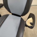 1553936-3 Höj- och sänkbart skrivbord med kontorsstol