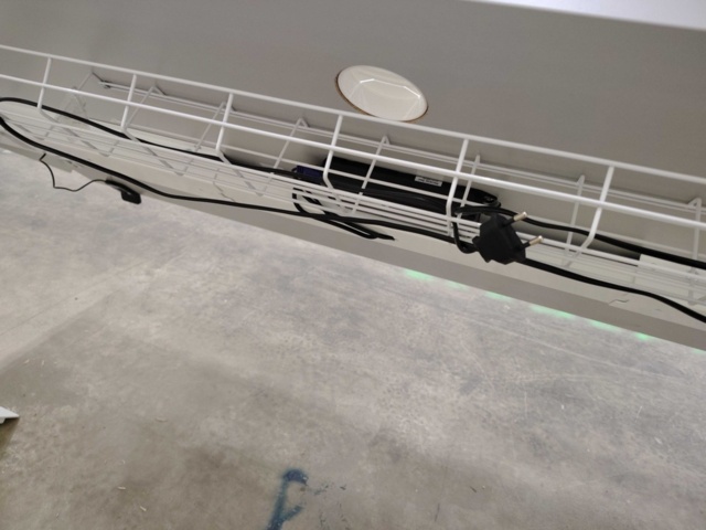 1553936-6 Höj- och sänkbart skrivbord med kontorsstol