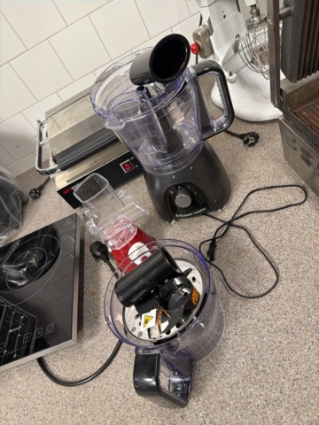 1532973-10 Diverse köksmaskiner - Kitchen Aid, GGM Gastro, m.m.