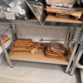 1532972-6 Kökshyllor med innehåll - Engångsförpackningar, förbrukningsmaterial, m.m.
