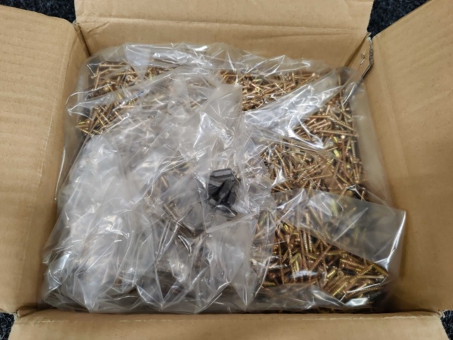1551870-5 5000 pcs Chipboard, Plyfa and Socket Screws 3.8x42mm, Grabber