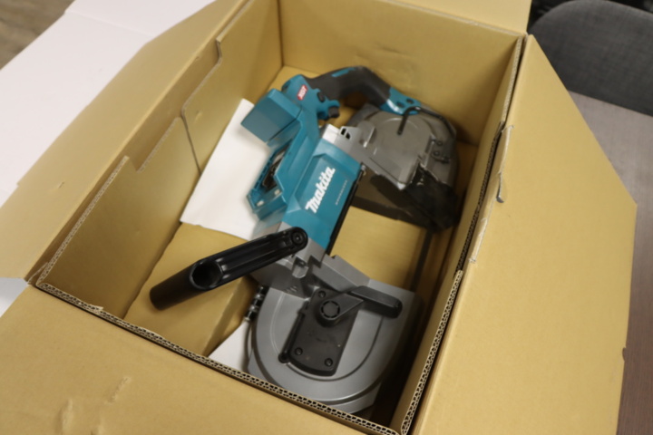 1296034-8 Batteridriven bandsåg - Makita PB002G